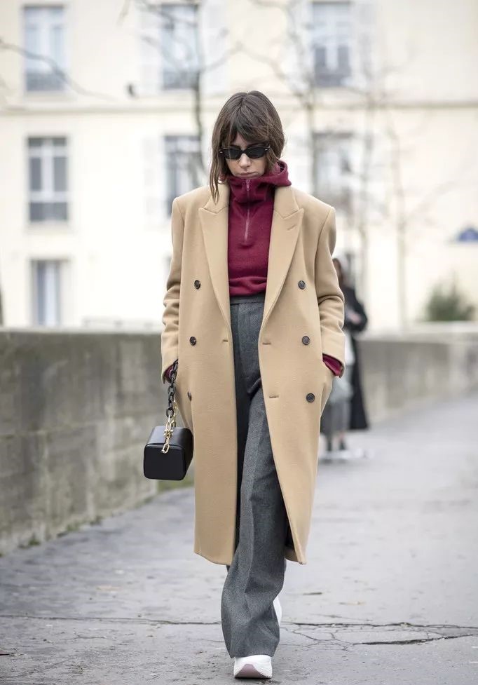 穿搭| 大衣 球鞋 今年可以有更多时髦可能