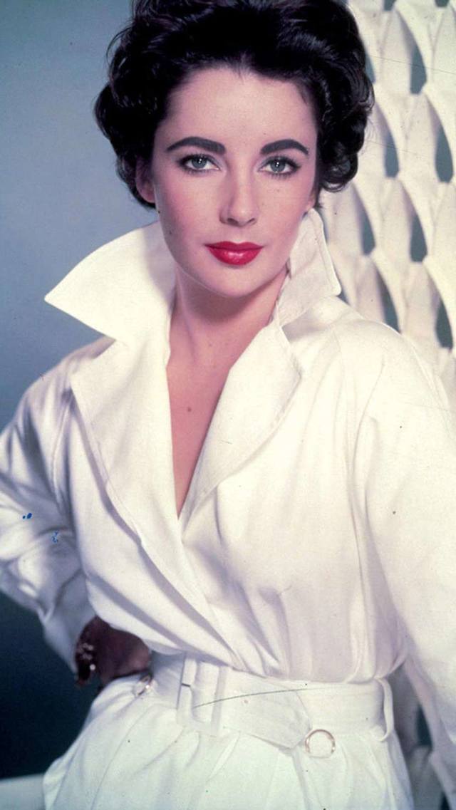 像奥黛丽赫本,玛丽莲梦露和伊丽莎白泰勒一样标志性的美女,她们不仅在